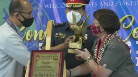 Baguio police bags Gold Eagle award .